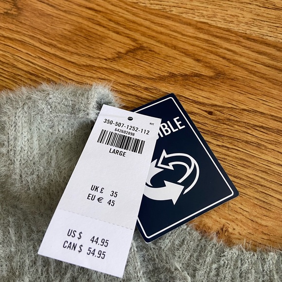 NWT Hollister Reversible Sweater L - Picture 4 of 11